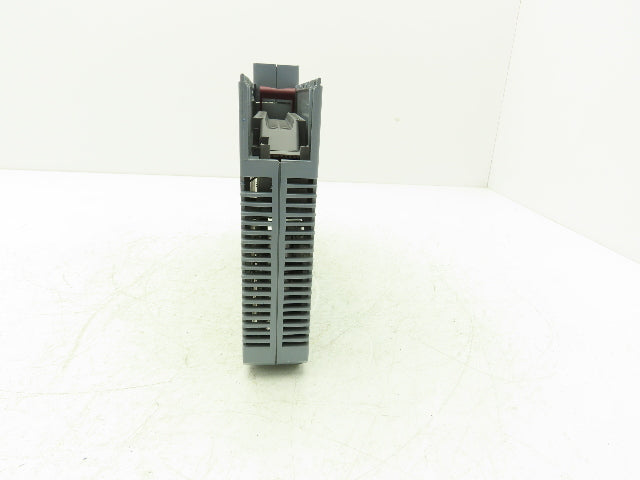 B&R Automation 2D0428.6 Digital Output Module DO 428 Tra 24VDC 2A Rev CO Cracked