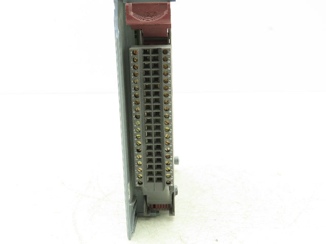 B&R Automation 2D0428.6 Digital Output Module DO 428 Tra 24VDC 2A Rev CO Cracked