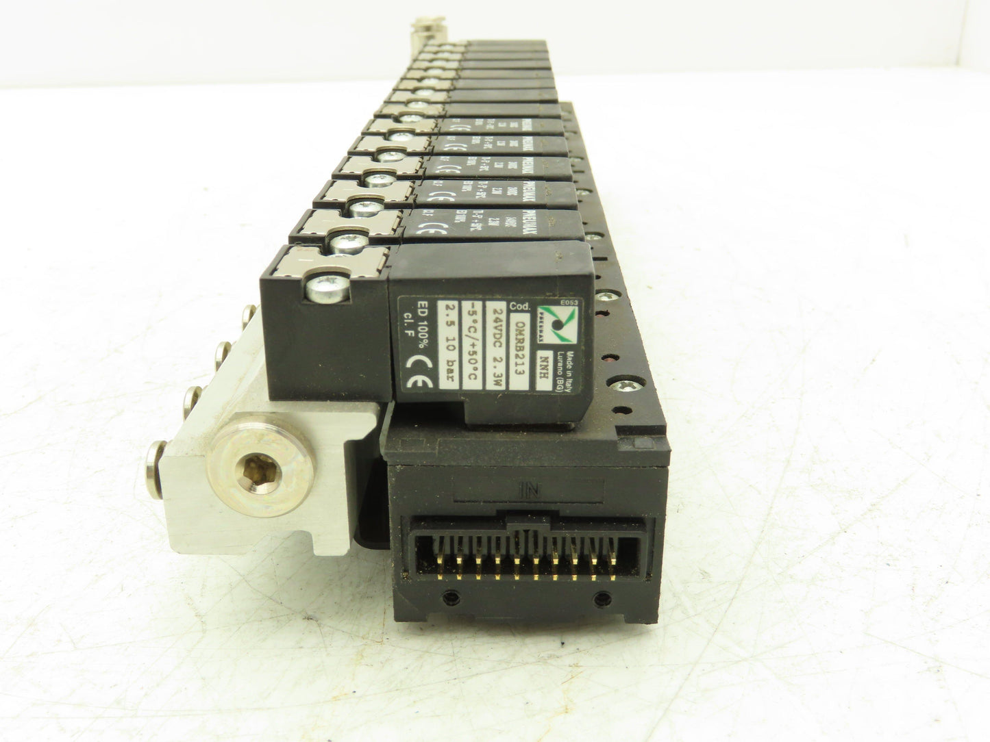 Pneumax OMRB213 Pneumatic Air Manifold Assembly 14 Valves 24vdc 145psi