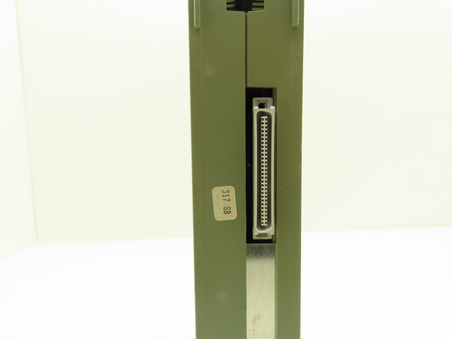 B&R Automation 2D0428.6 Digital Output Module DO 428 Tra 24VDC 2A Rev 14 Cracked