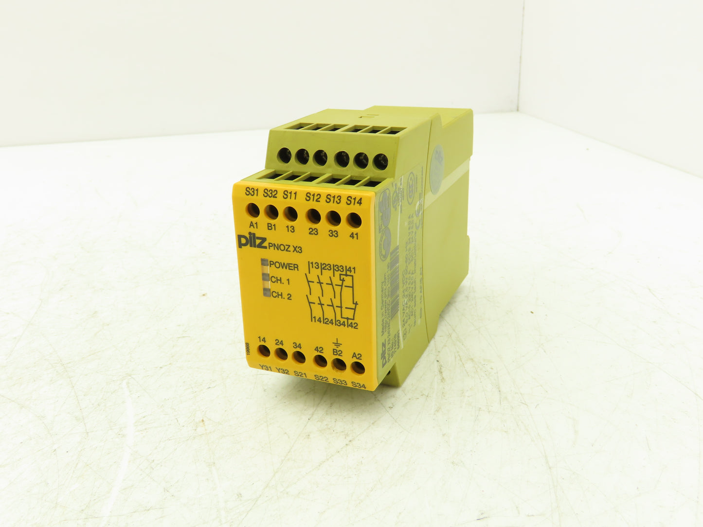Pilz PNOZ X3 Safety Relay 24VAC 24VDC 3n/o 1n/c 1so 2.5W 60Hz