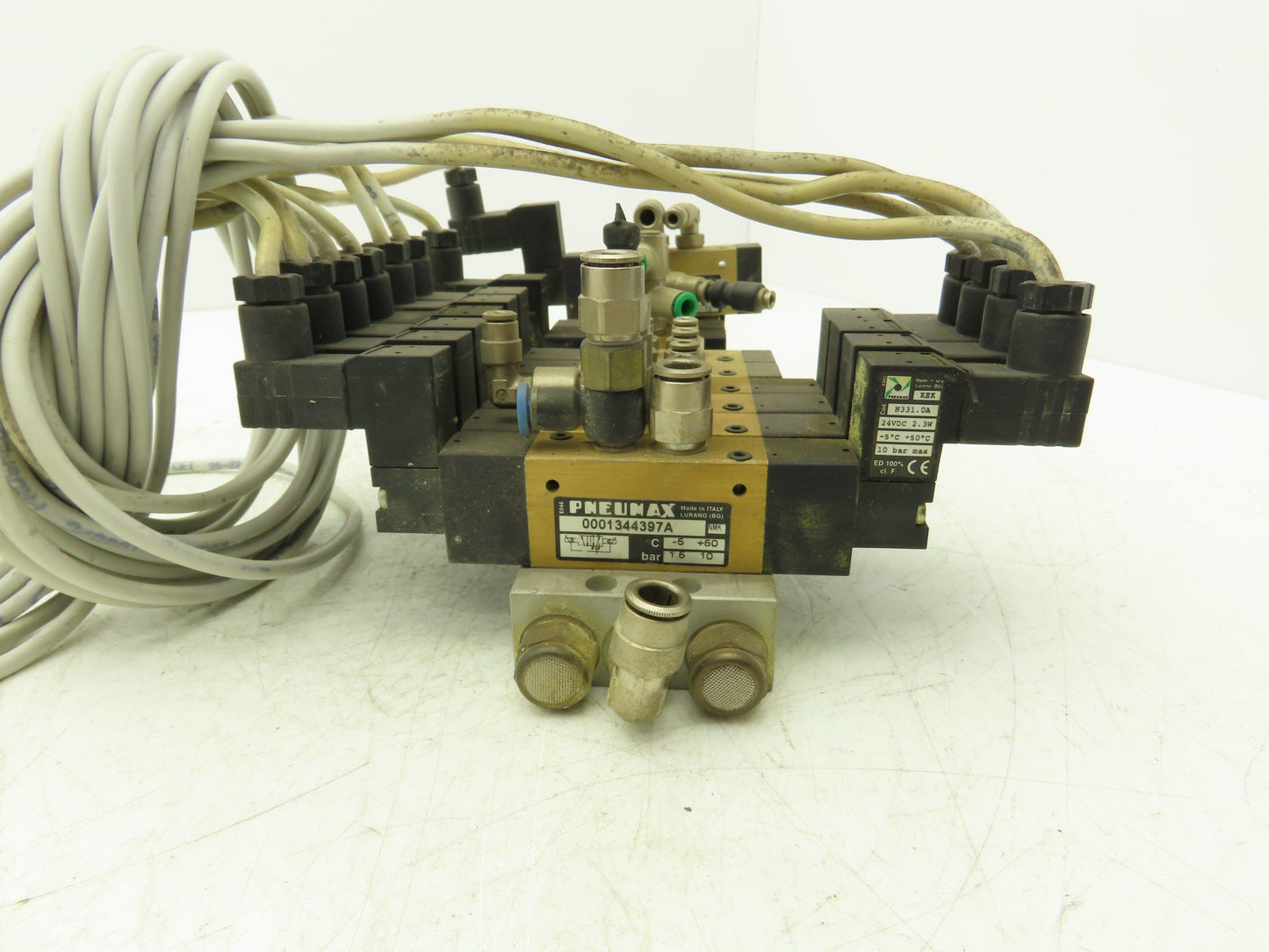 Pneumax Pneumatic 8-Station N331.0A Solenoid Valve Bank 24V