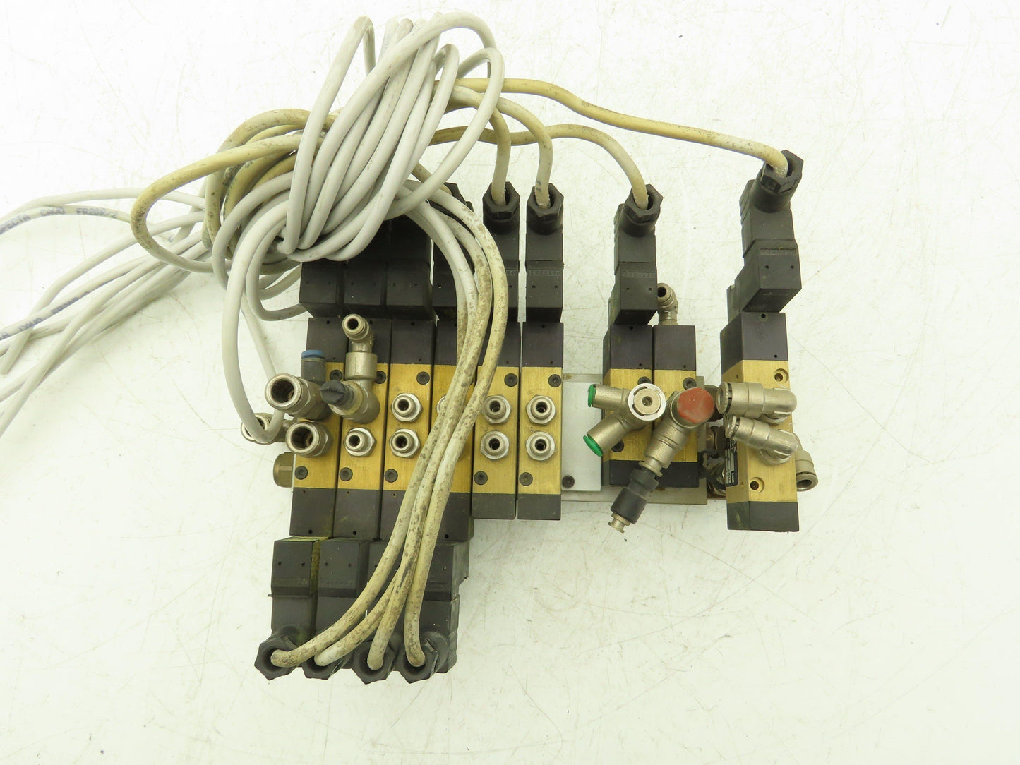 Pneumax Pneumatic 8-Station N331.0A Solenoid Valve Bank 24V