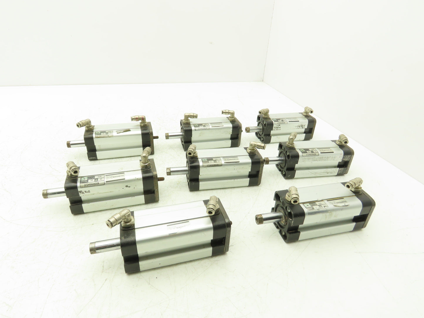 Pneumax 0734022602B Pneumatic Air Cylinder 32mm Bore 25mm stroke Lot of 8