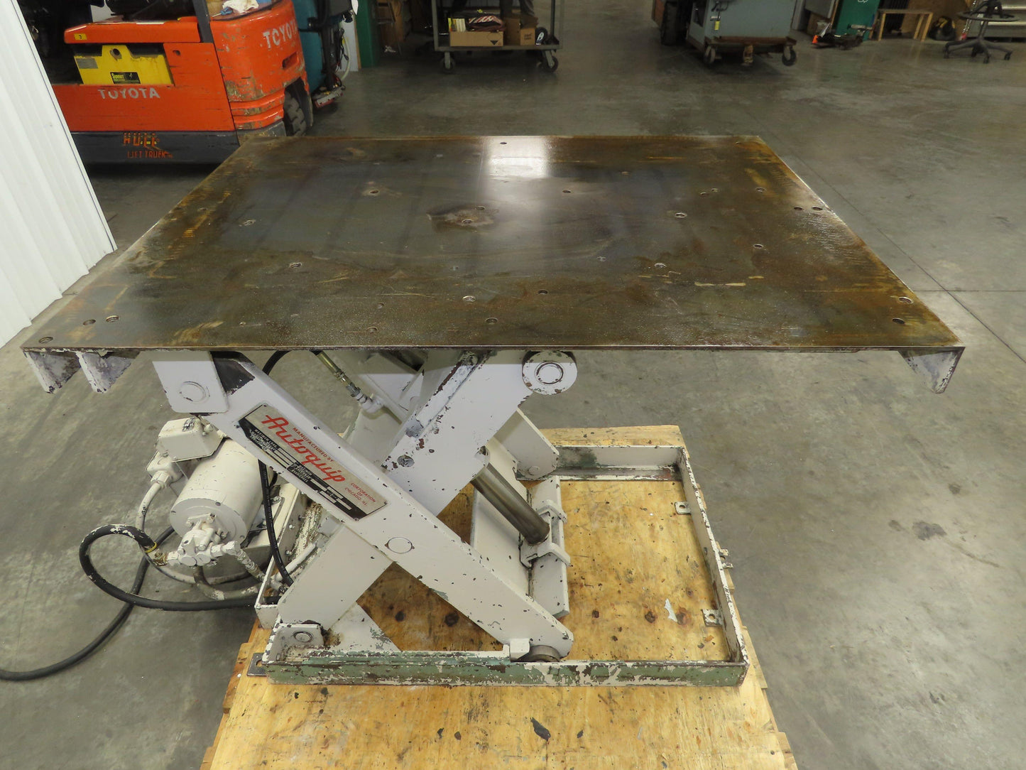 Autoquip 26W25 Hydraulic Scissor Lift Table 2000lb 26" Travel 30x40" Top 3Ph