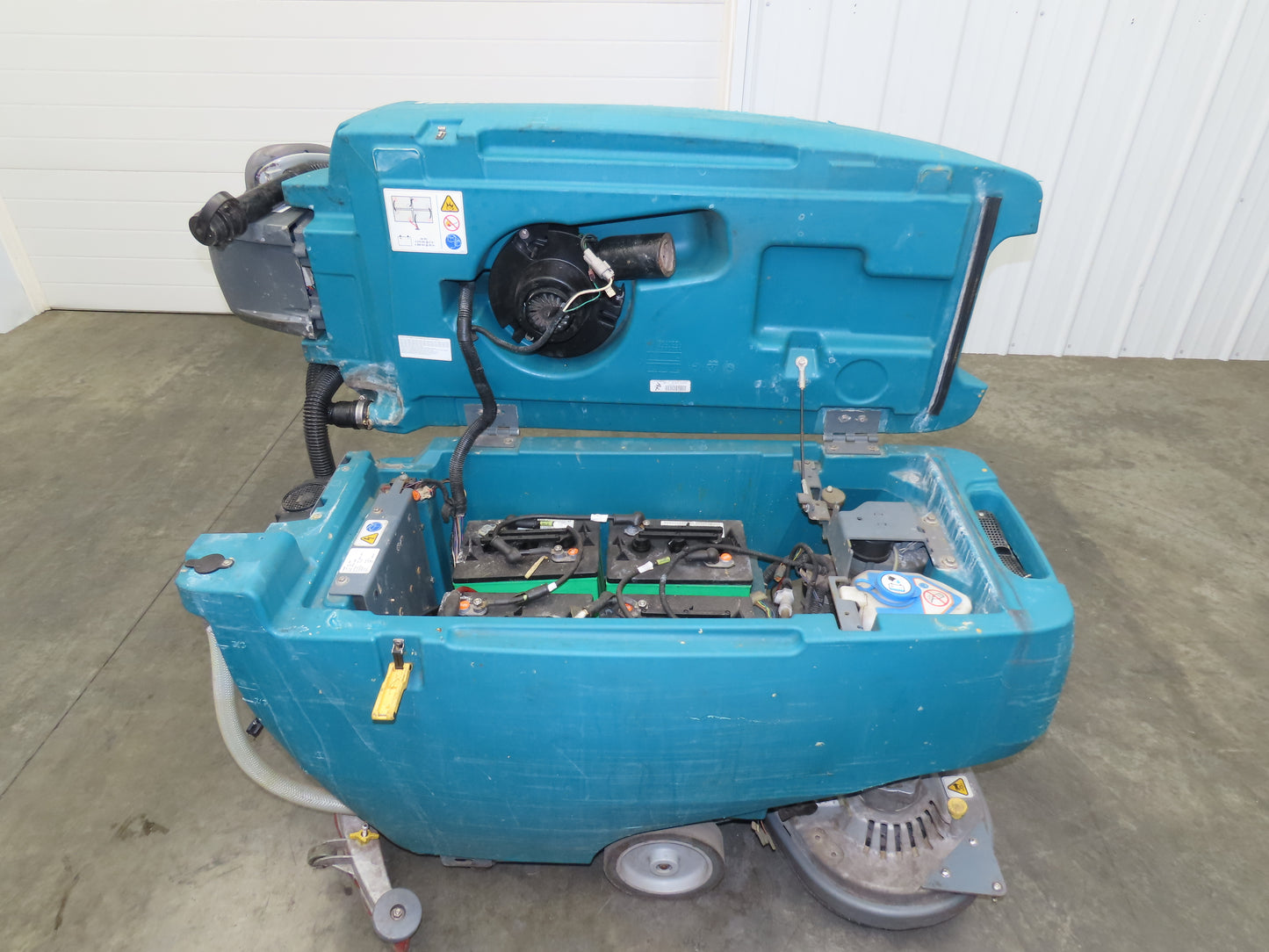 Tennant T500E Walk Behind Floor Scrubber 32" Disc Auto Scrubber 730H