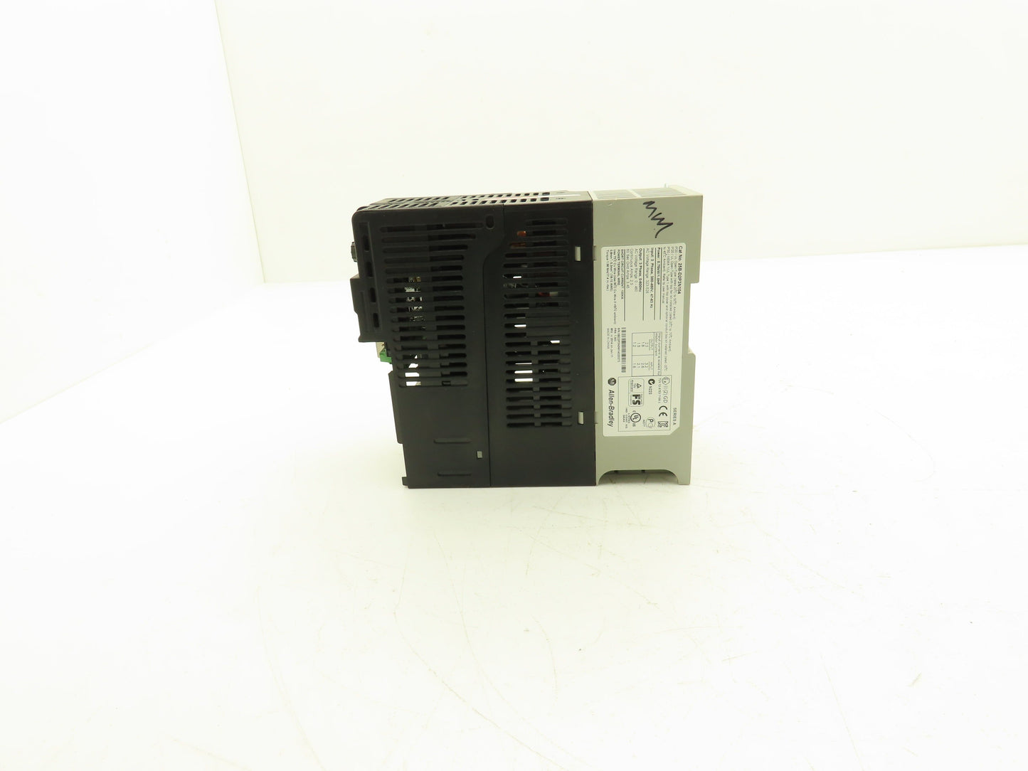 Allen Bradley 25B-D2P3N104 PowerFlex 525 VFD AC Drive 1Hp 480V 3Ph No Cover