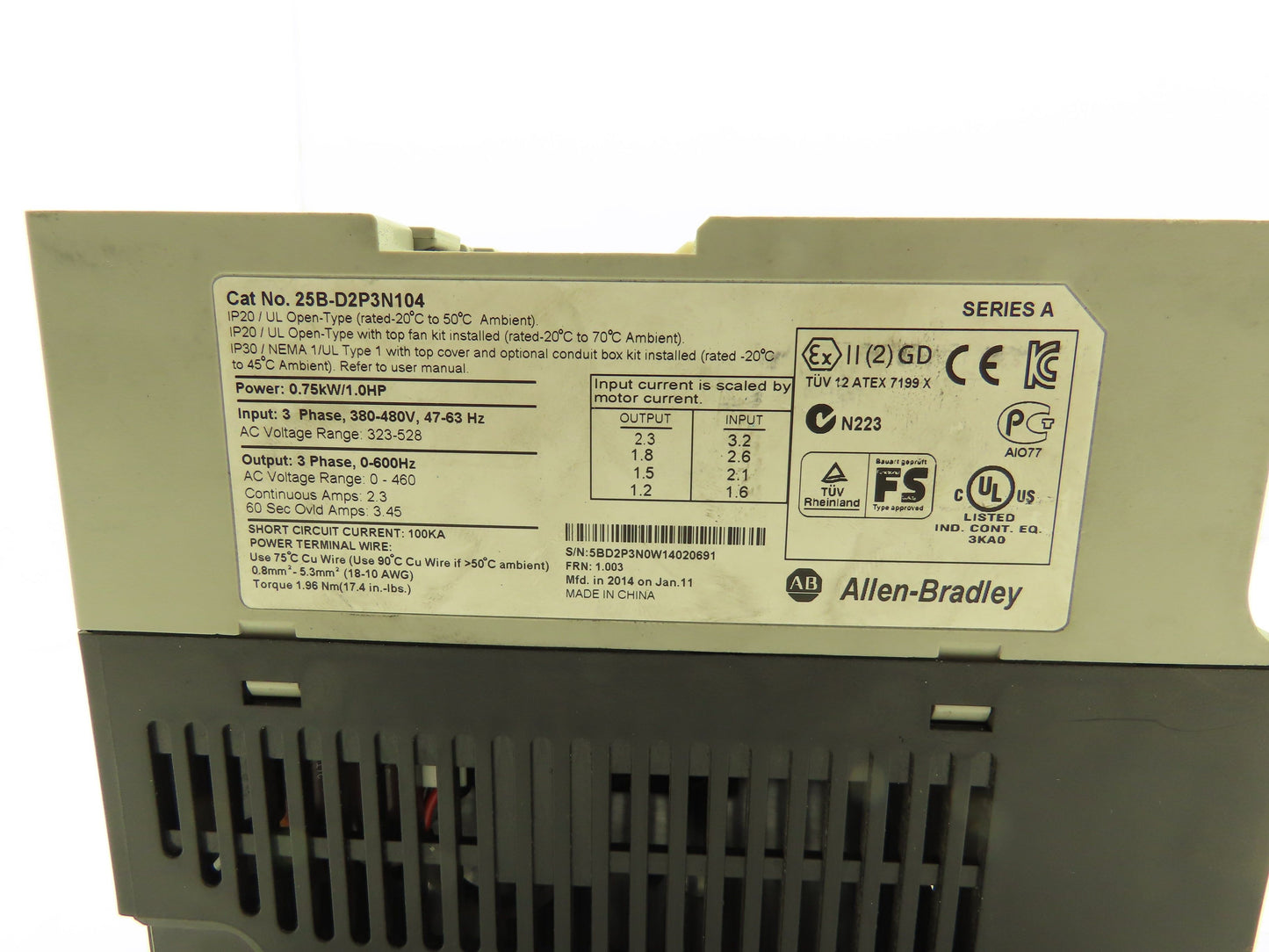 Allen Bradley 25B-D2P3N104 PowerFlex 525 VFD AC Drive 1Hp 480V 3Ph No Display