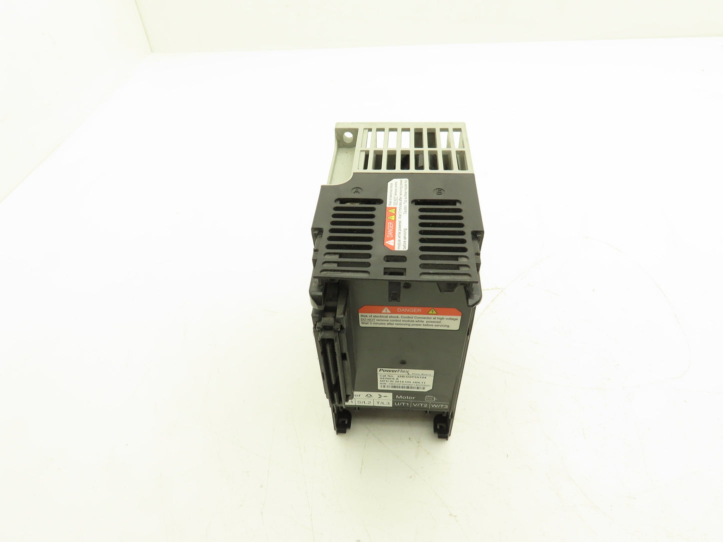 Allen Bradley 25B-D2P3N104 PowerFlex 525 VFD AC Drive 1Hp 480V 3Ph No Display