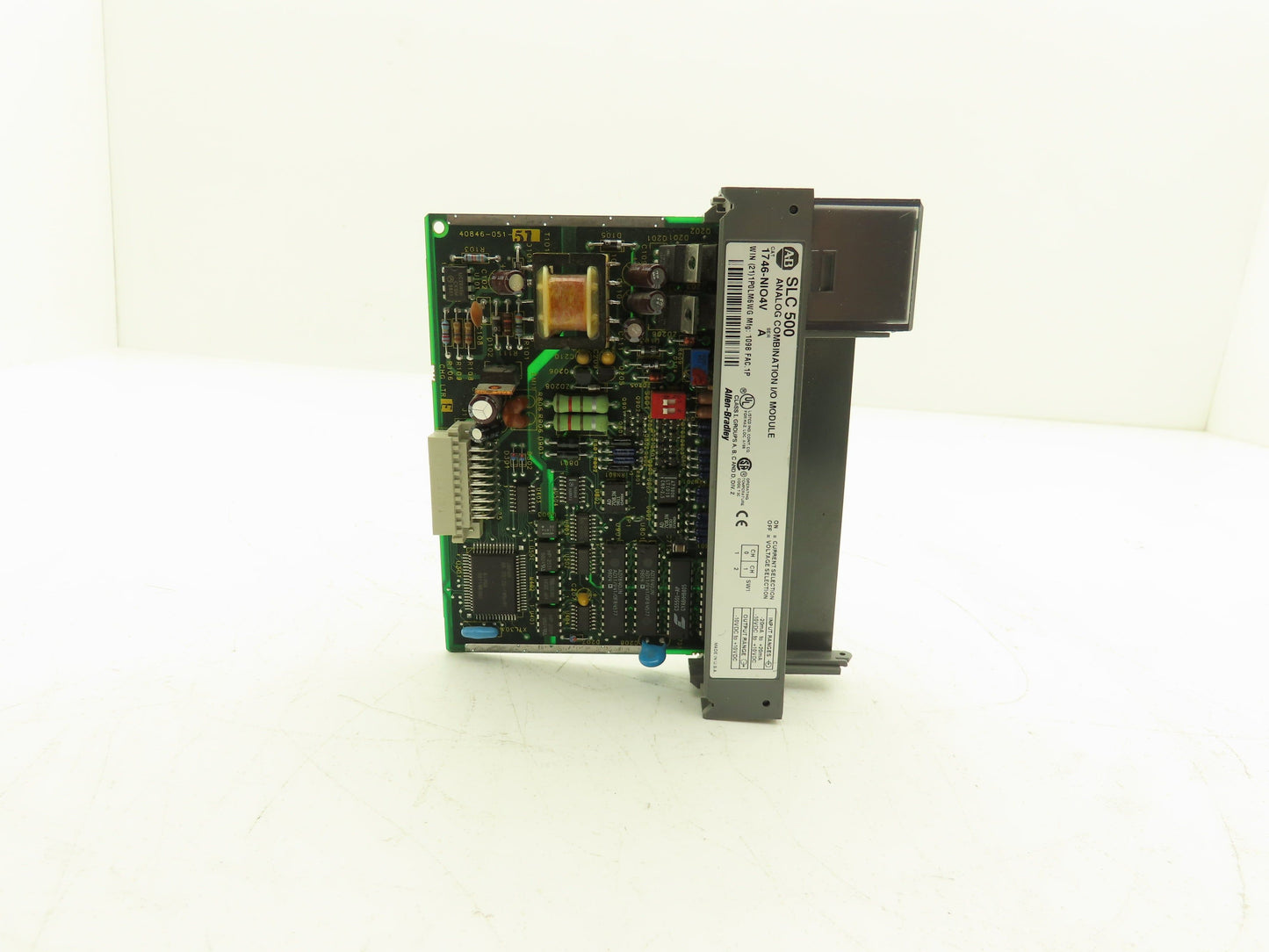 Allen Bradley 1746-NIO4V SLC500 Analog Combination I/O Module Ser A Broken Door