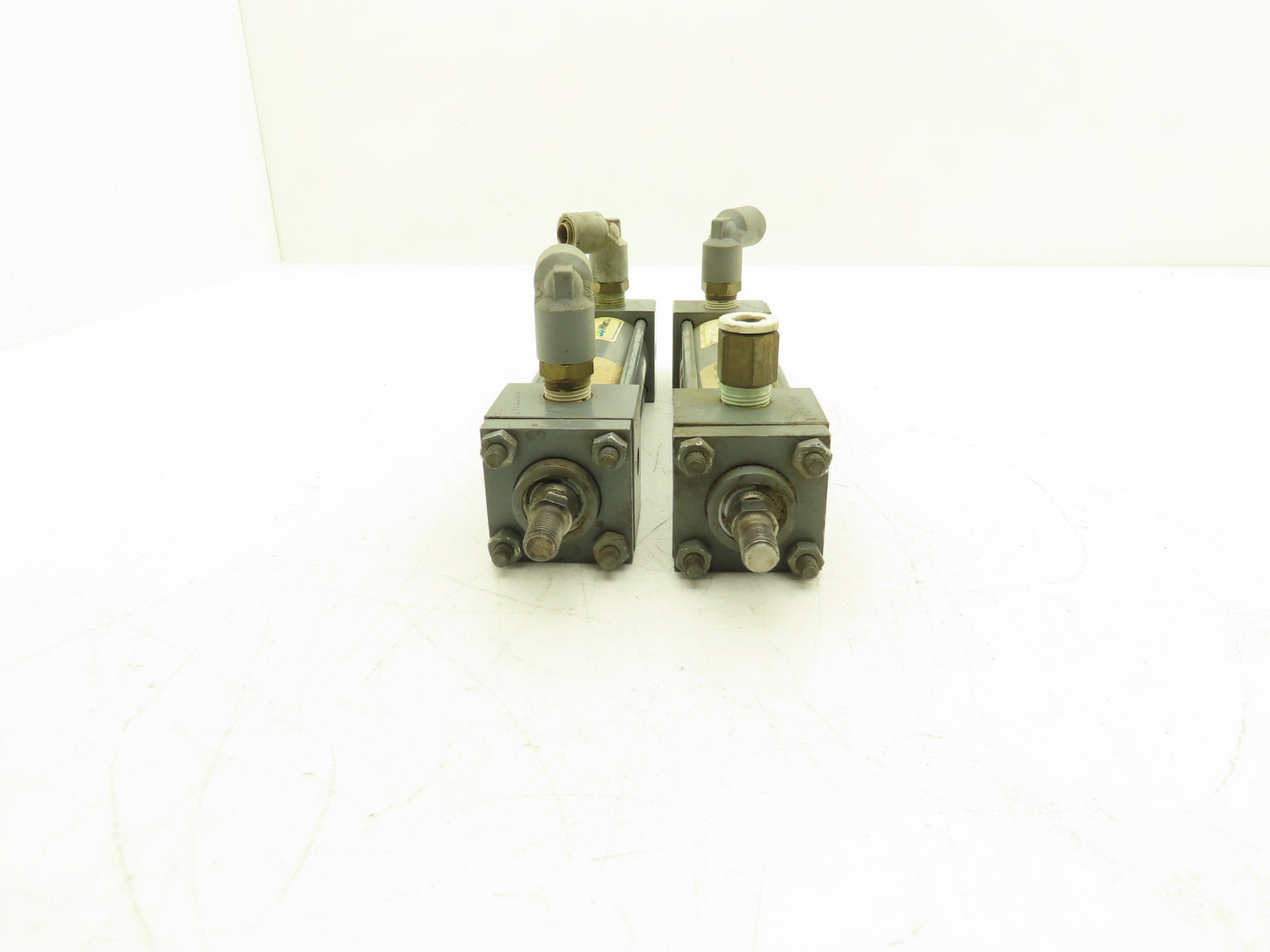 Miller A86R2B/A50B2B Pneumatic Air Cylinder 1-1/2" Bore 4" Stroke Lot of 2