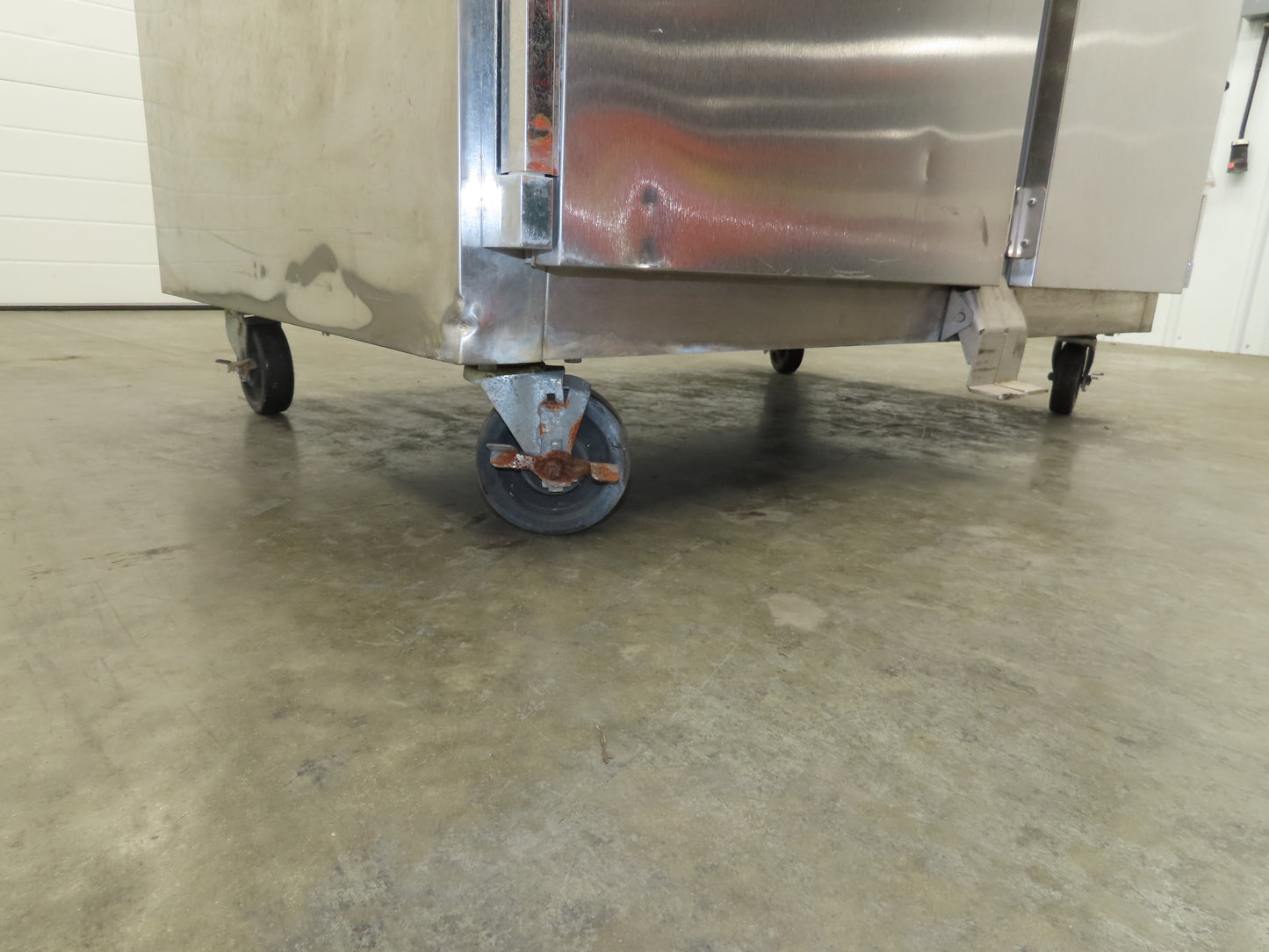 Traulsen RE-232N-ZCF Even Thaw Reach In Cooler Chick fil a Refrigerator 28 Tray