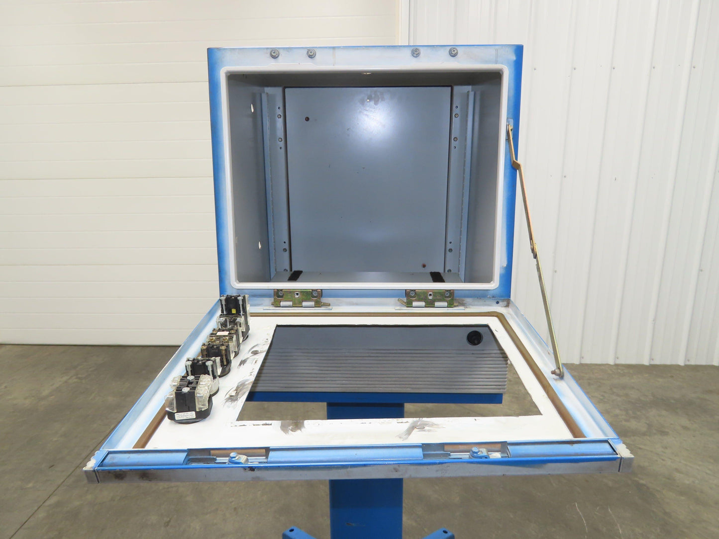 Hoffman X-ST5A66 Concept HMI Computer Workstation Electrical Enclosure Pedestal