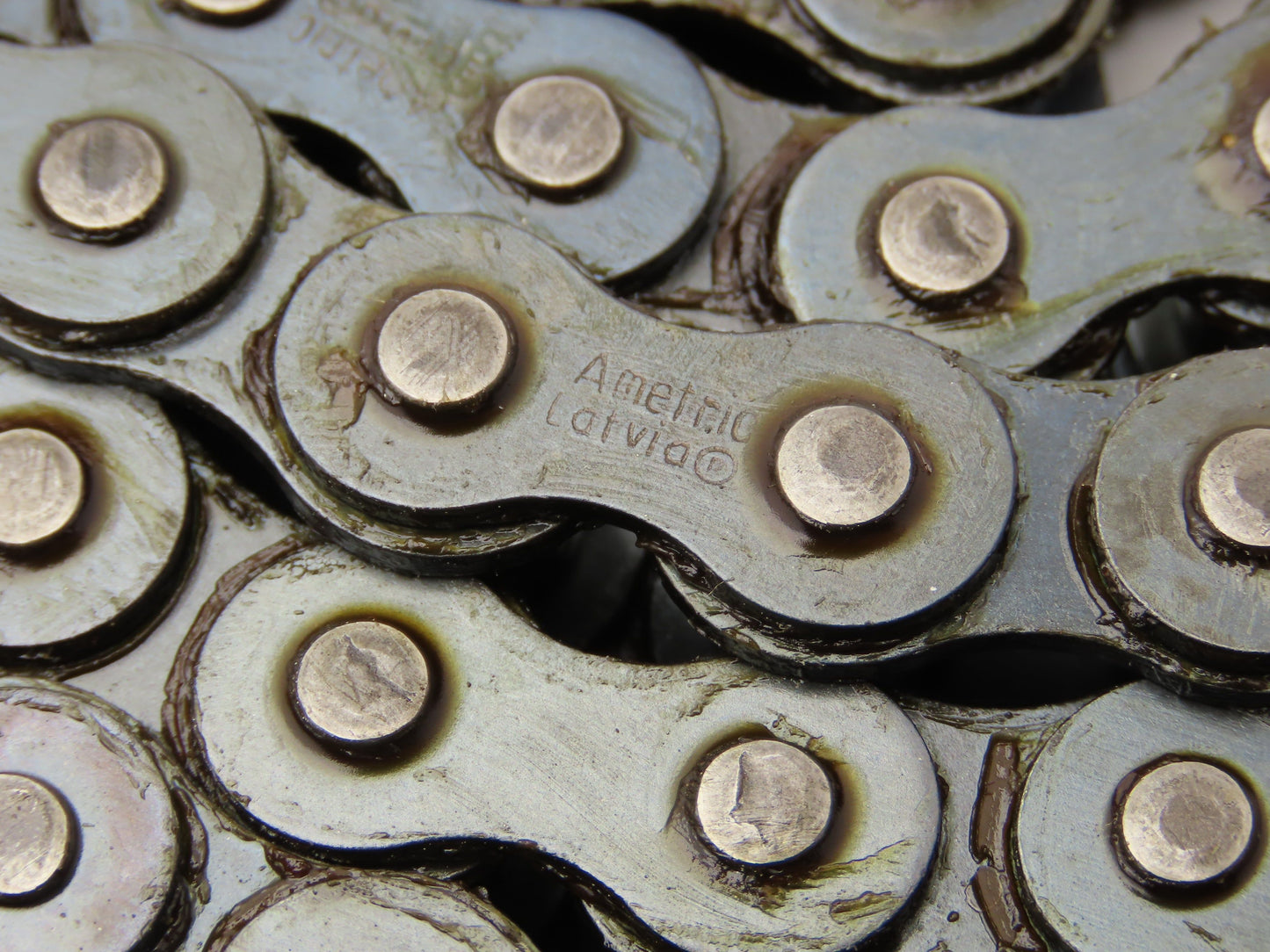 American Metrics #52 Ametric Roller Chain #52 Riveted 15.87mm Pitch 5m Length