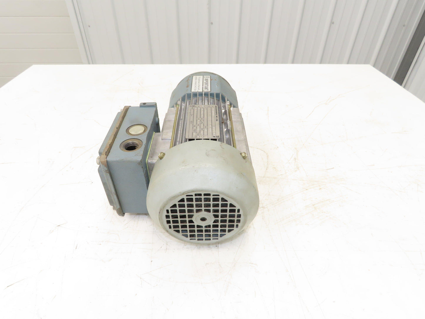 Sew-Eurodrive R32DT80N4 Inline Gearmotor 5.3:1 Reducer 322rpm 1Hp 230/460V 3PH