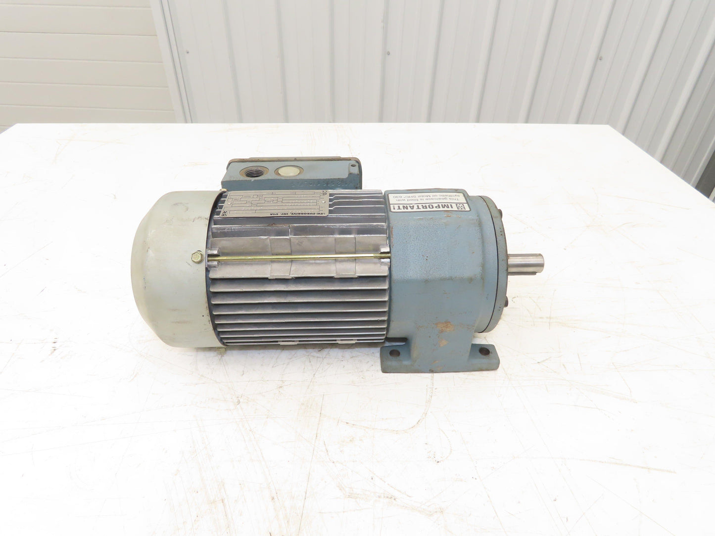 Sew-Eurodrive R32DT80N4 Inline Gearmotor 5.3:1 Reducer 322rpm 1Hp 230/460V 3PH