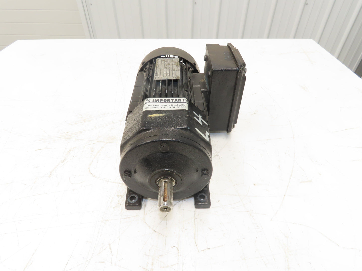 Sew-Eurodrive R32DT80N4 Inline Gearmotor 4.5:1 Reducer 374rpm 1Hp 230/460V 3PH