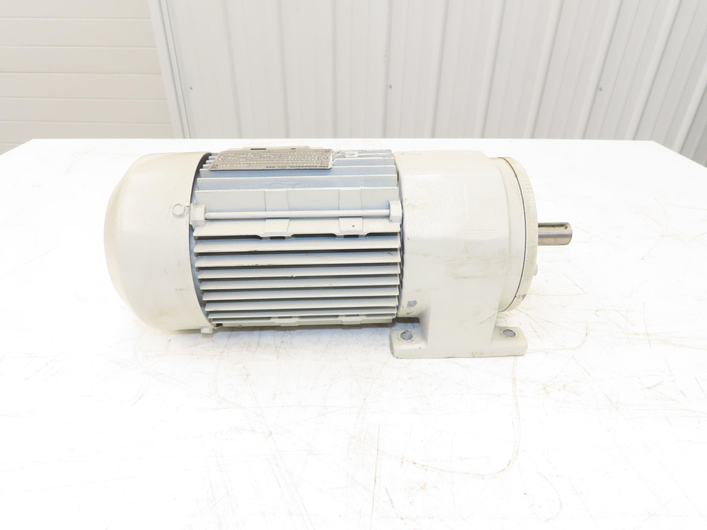 Sew-Eurodrive R32DT80N4 Inline Gearmotor 4.5:1 Reducer 374rpm 1Hp 230/460V 3PH