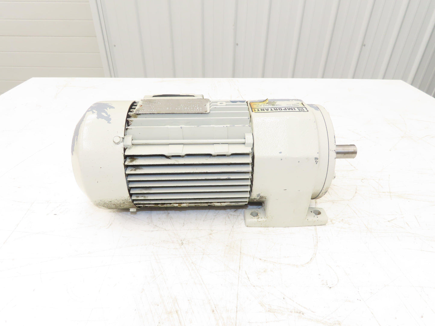 Sew-Eurodrive R32DT80N4 Inline Gearmotor 4.5:1 Reducer 374rpm 1Hp 230/460V 3PH
