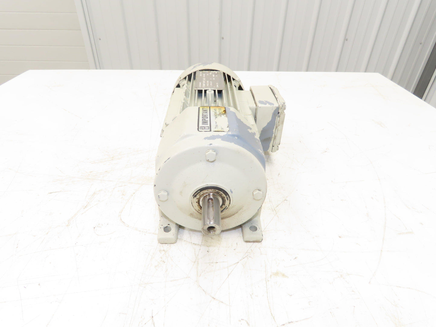 Sew-Eurodrive R32DT80N4 Inline Gearmotor 4.5:1 Reducer 374rpm 1Hp 230/460V 3PH