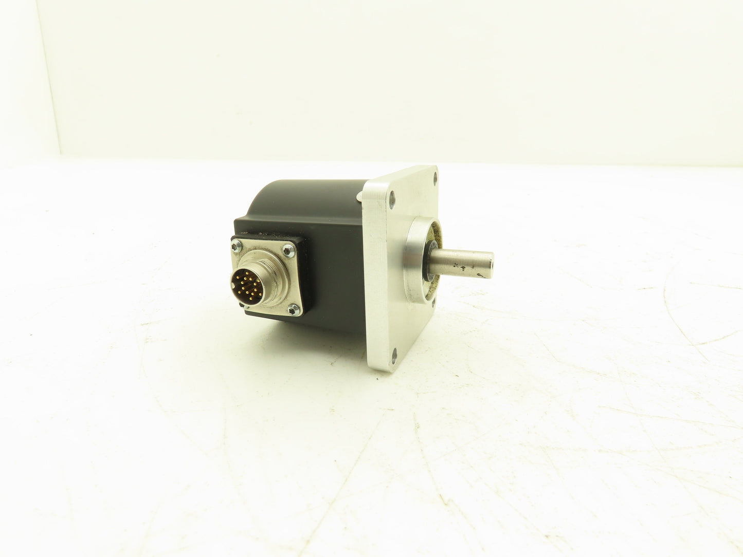 Baumer Electric BDW 06.05A4096-C1-9 Rotary Encoder 1-30VDC 10mm Shaft V035
