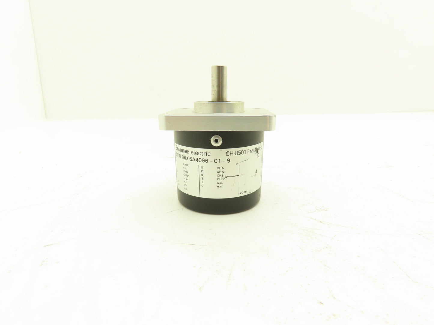 Baumer Electric BDW 06.05A4096-C1-9 Rotary Encoder 1-30VDC 10mm Shaft V035