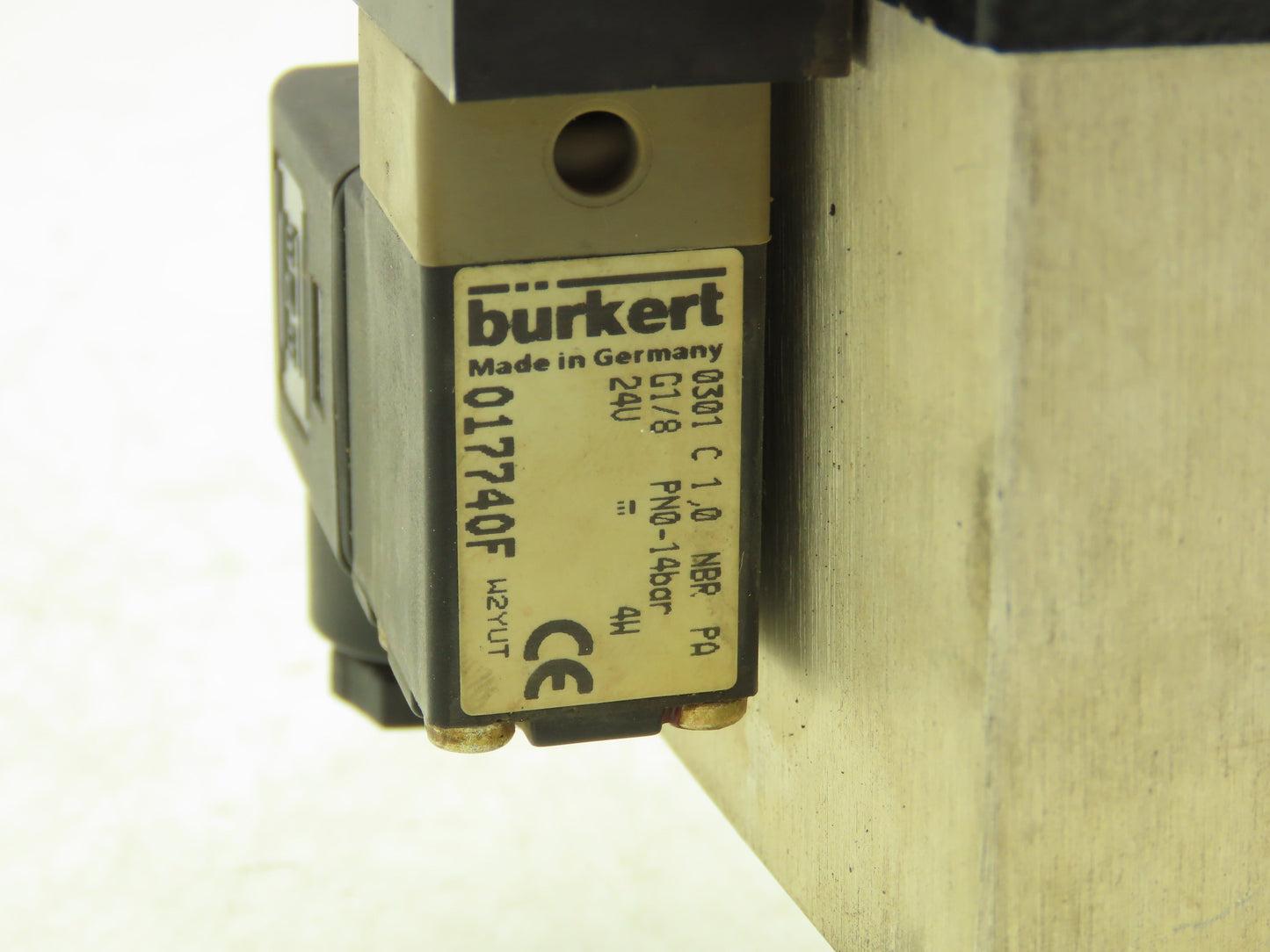 Leybold 297 22 Vacuum Valve 90° Right Angle 0.9" ID