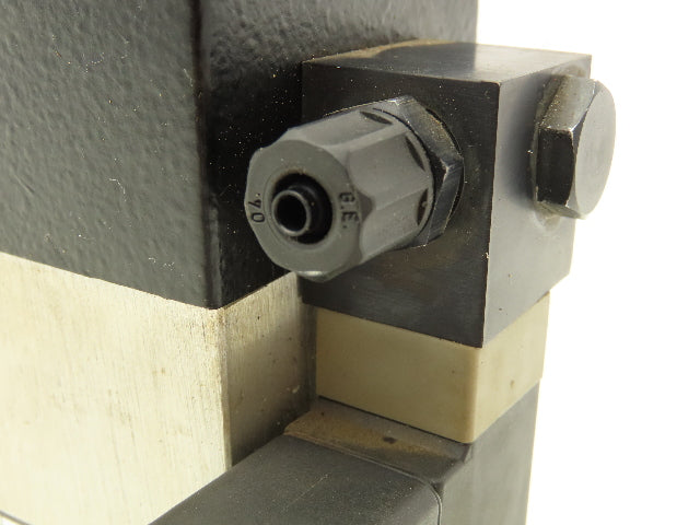 Leybold 297 22 Vacuum Valve 90° Right Angle 0.9" ID