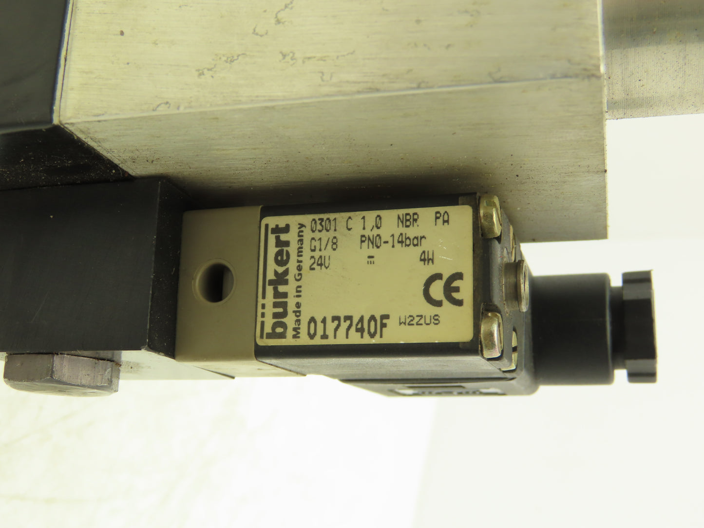 Leybold 29722 Vacuum Valve 90° Right Angle 0.9" ID