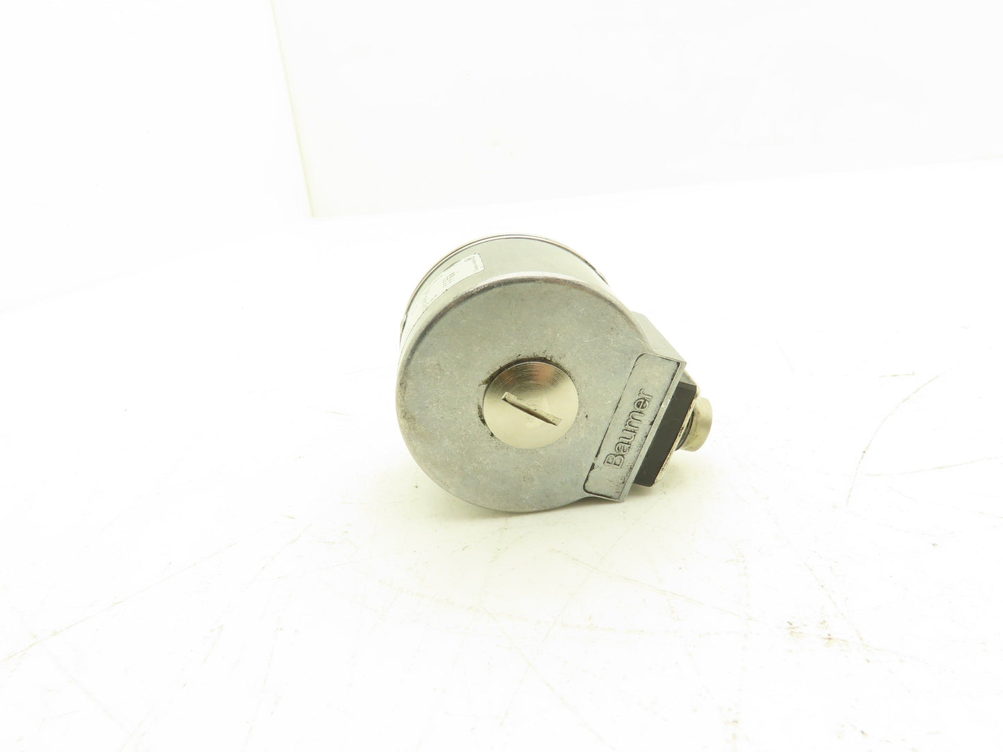 Baumer Electric BHF 16.05A2048-E2-9 Rotary Encoder 12mm Blind Hollow Shaft J163