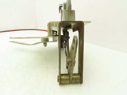 General Electric GE 208C3628G1 SCOM1EF Circuit Breaker Handle Mechanism SE/SF