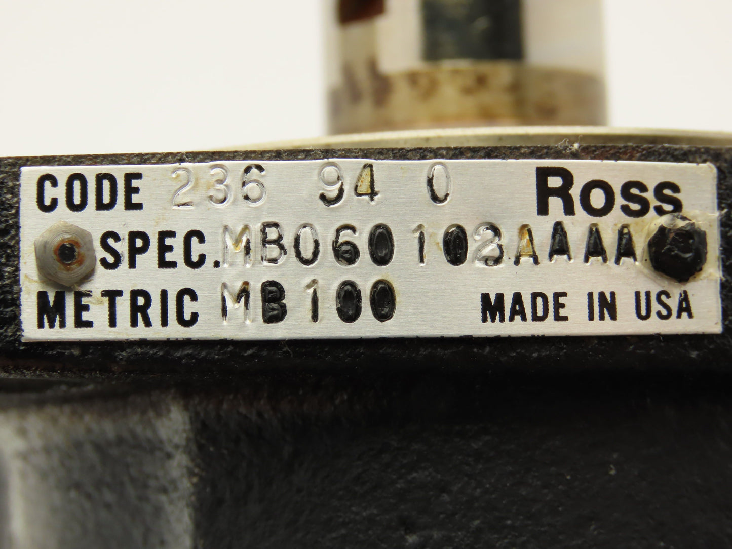 Ross MB060102AAAA Hydraulic Motor 34 GPM 748 RPM 2500 PSI 4-Bolt Magneto Flange