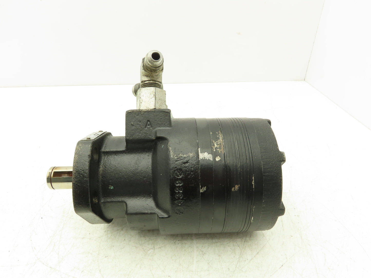 Ross MB060102AAAA Hydraulic Motor 34 GPM 748 RPM 2500 PSI 4-Bolt Magneto Flange