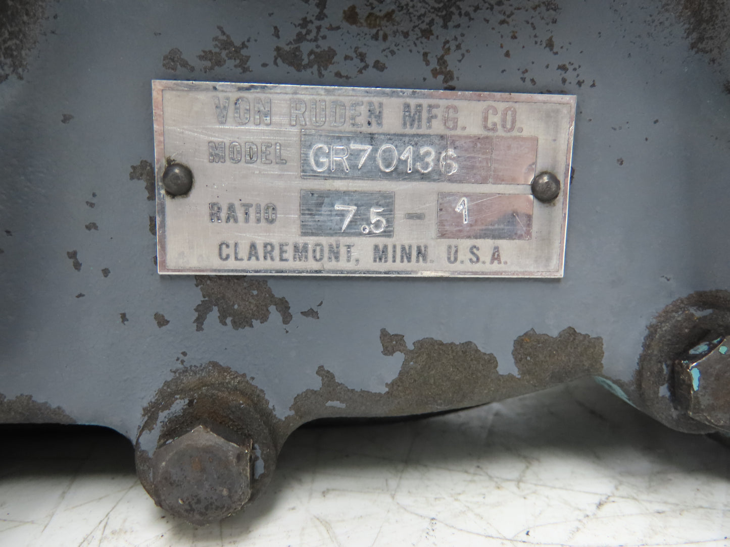 Von Ruden GR70136 Gearbox 7.5:1 Shaft Mount Reducer 1" Input Bore Parallel