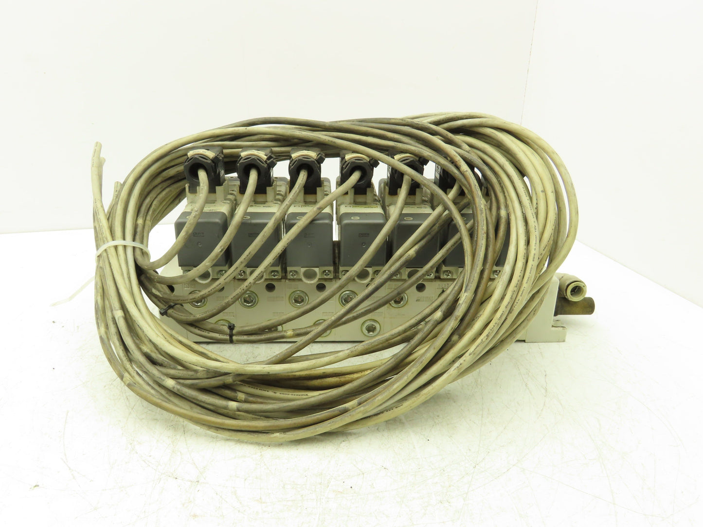 SMC VQ7-6-FG-D-3Z Double Solenoid Valve 7-Station Manifold Assy 5/2-way 24VDC