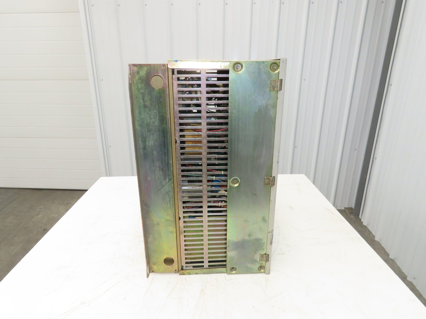 Eaton AF-502608-0480 Dynamatic VFD AC Drive 3Ph 480V In 25Hp 460v 36A 133Hz Out