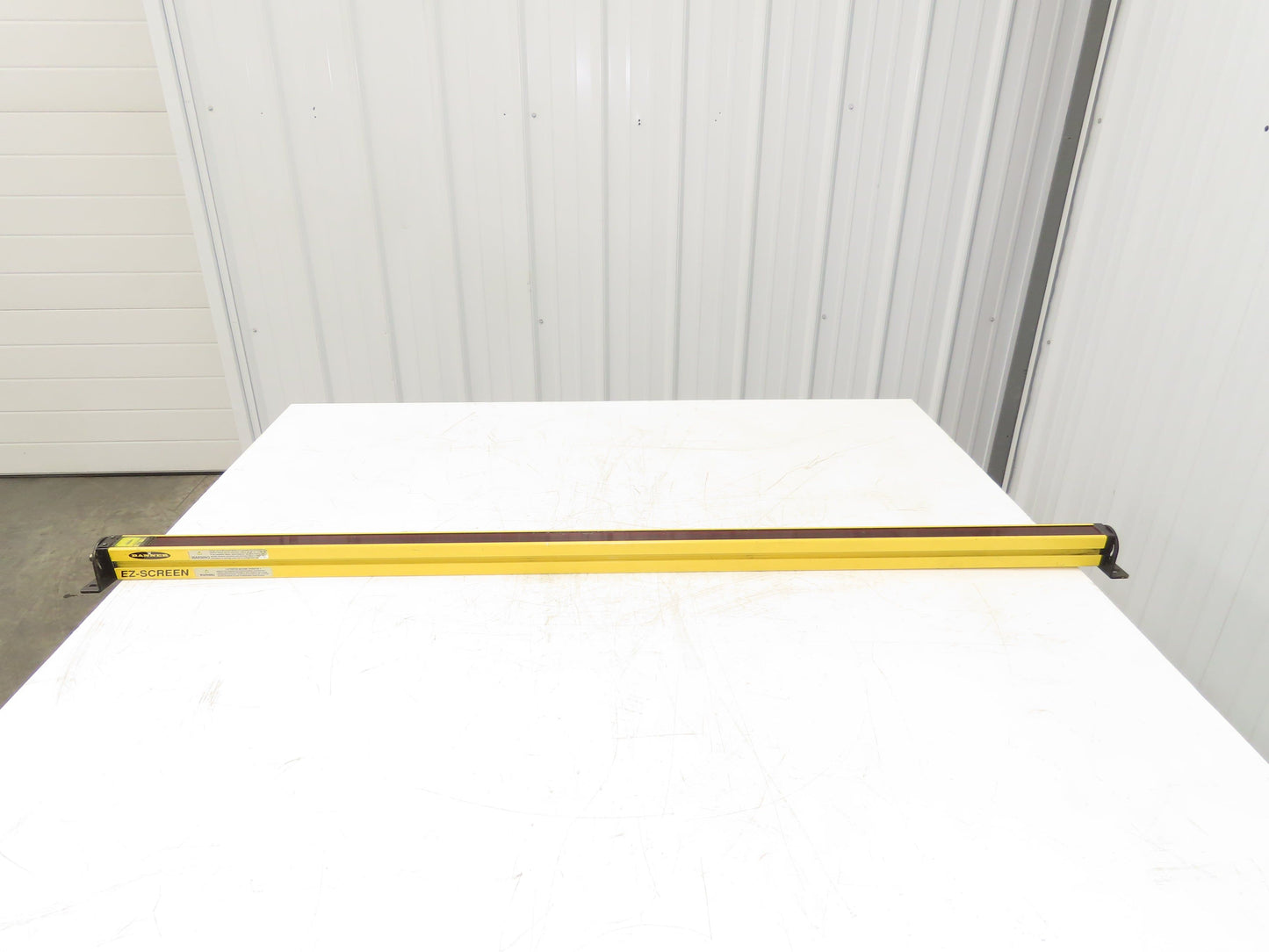 Banner SLSE30-1200Q8 EZ Screen Safety Light Curtain Emitter 1200mm 24VDC