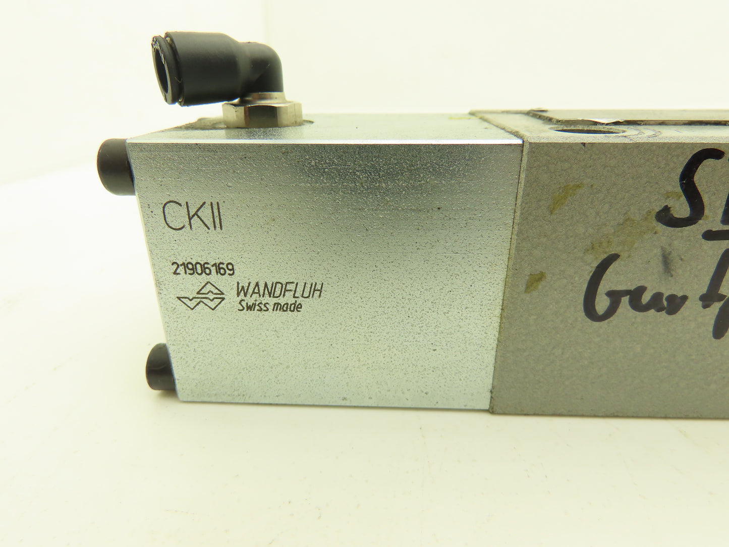 Wandfluh AK4D62 Pneumatic Solenoid Operated Hydraulic 4/3 Spool Valve 5000 PSI