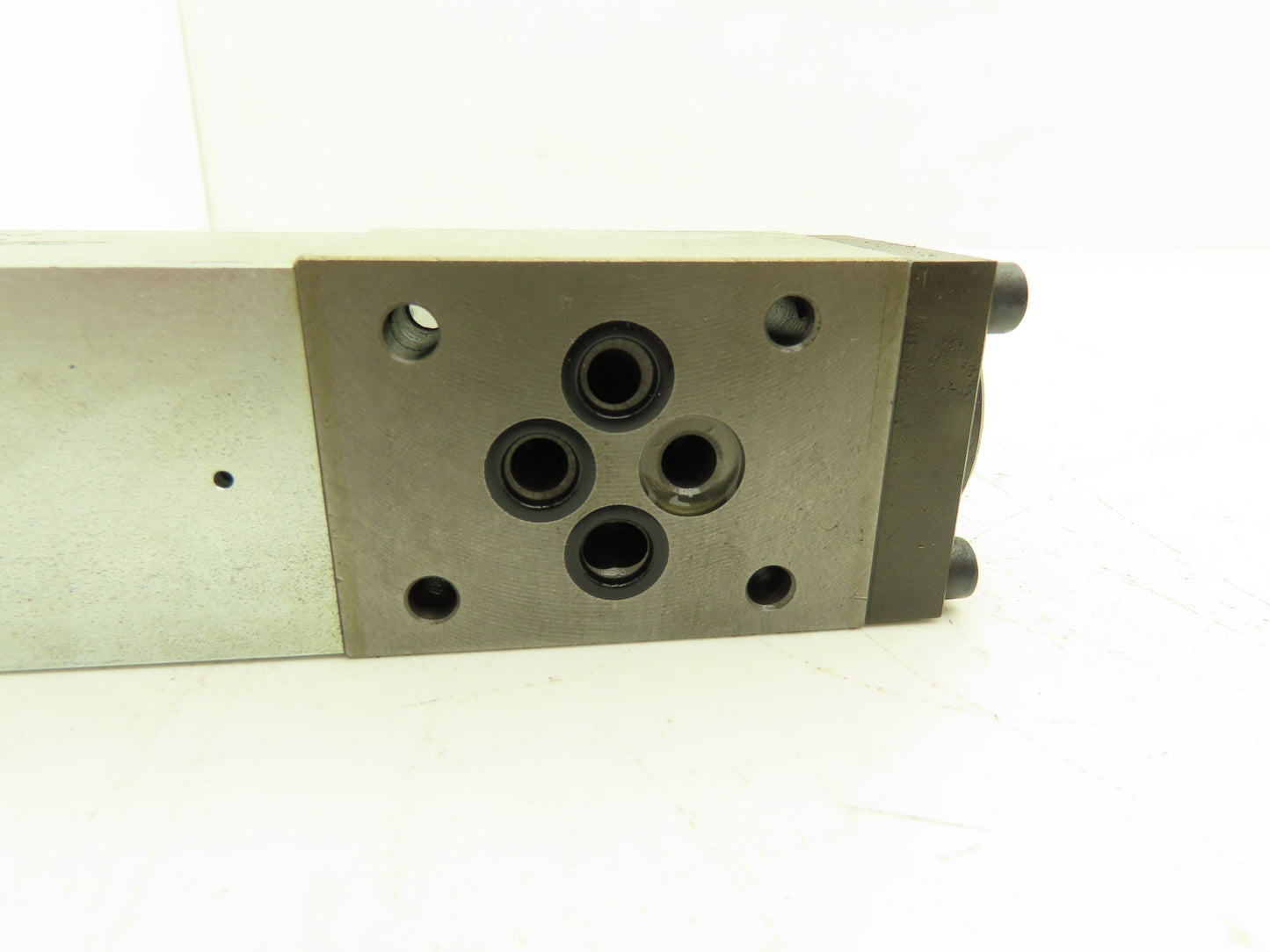 Wandfluh AK4Z60A Pneumatic Solenoid Operated Hydraulic 4/2 Spool Valve 5000 PSI