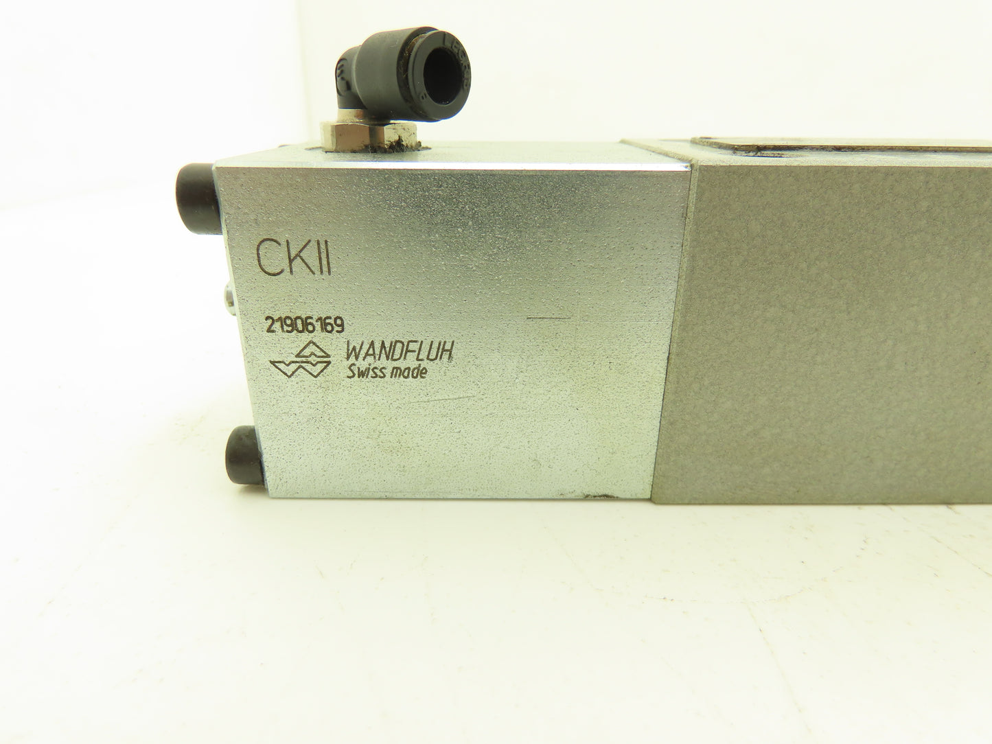 Wandfluh AK4Z60A Pneumatic Solenoid Operated Hydraulic 4/2 Spool Valve 5000 PSI