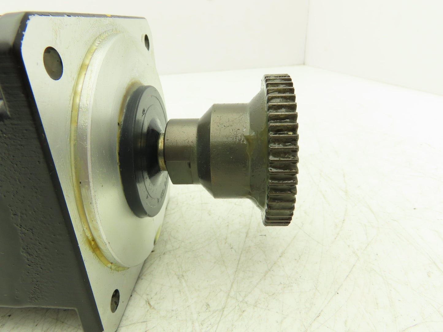 Fanuc A06B-0215-B605 AC Servo Motor 1.0kW 164v 3Ph 4000RPM Encoder A8602014T301