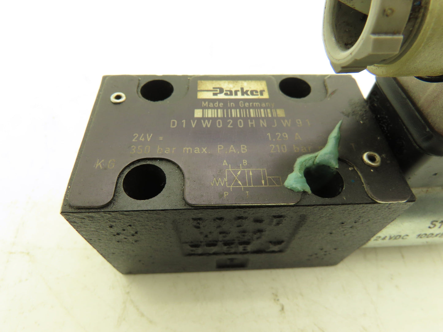 Parker D1VW020HNJW91 Hydraulic Directional Solenoid Valve 2-Pos 24Vdc D1VW