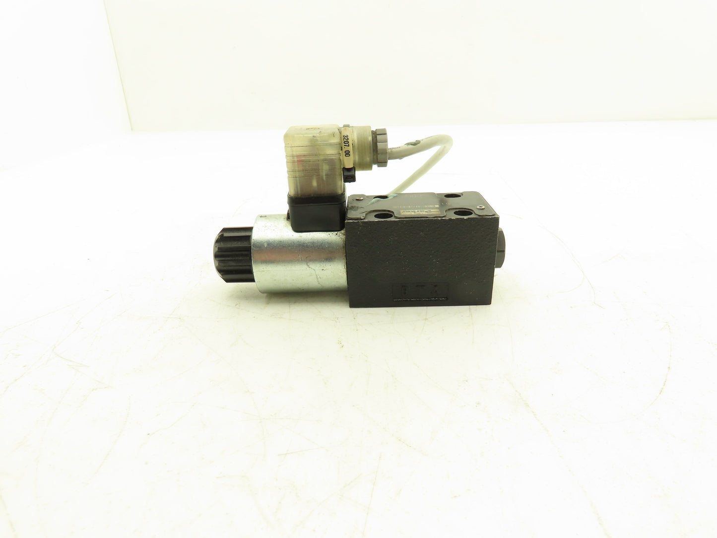 Parker D1VW020HNJW91 Hydraulic Directional Solenoid Valve 2-Pos 24Vdc D1VW