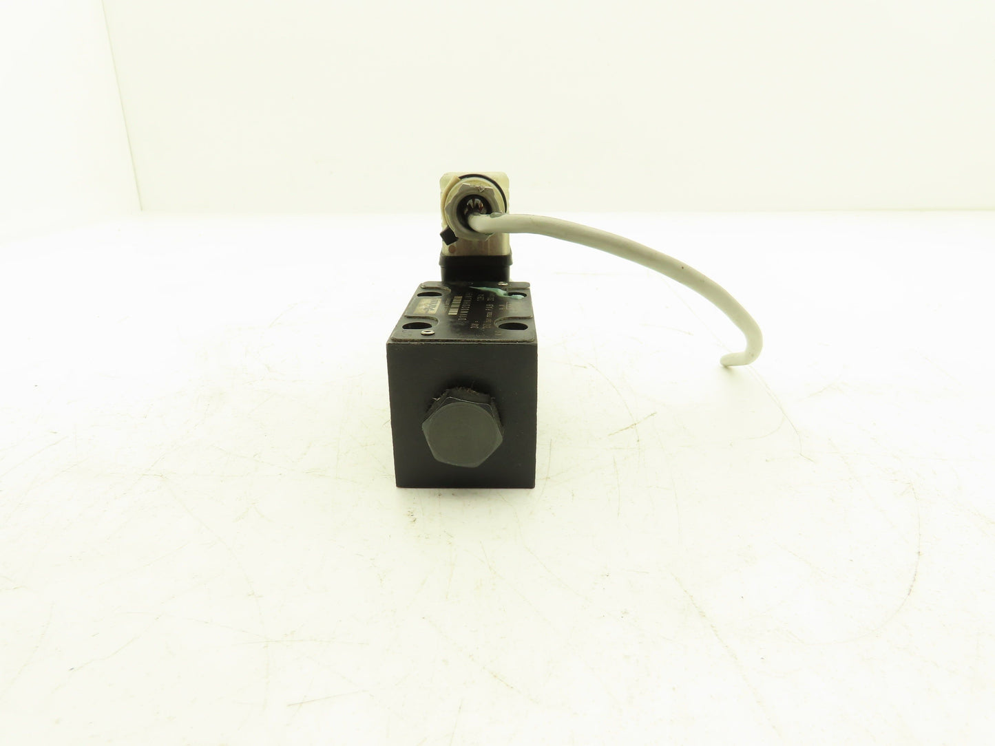 Parker D1VW020HNJW91 Hydraulic Directional Solenoid Valve 2-Pos 24Vdc D1VW
