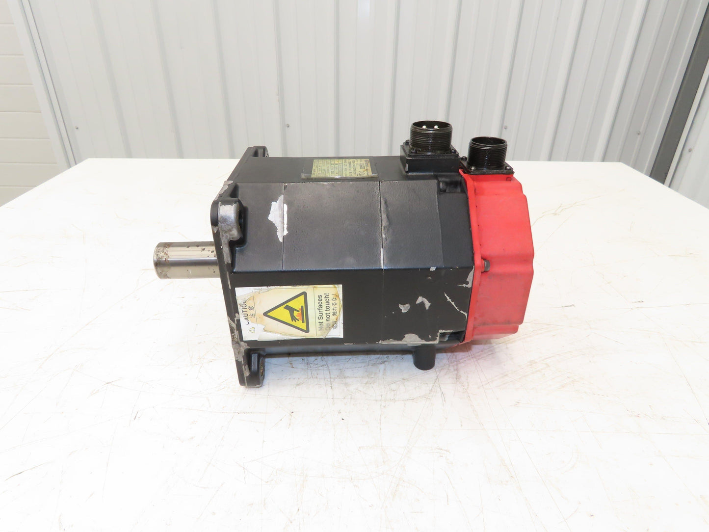 Fanuc A06B-0142-B076 AC Servo Motor 2.1kW 186v 3Ph 2000RPM Encoder A8600360V511