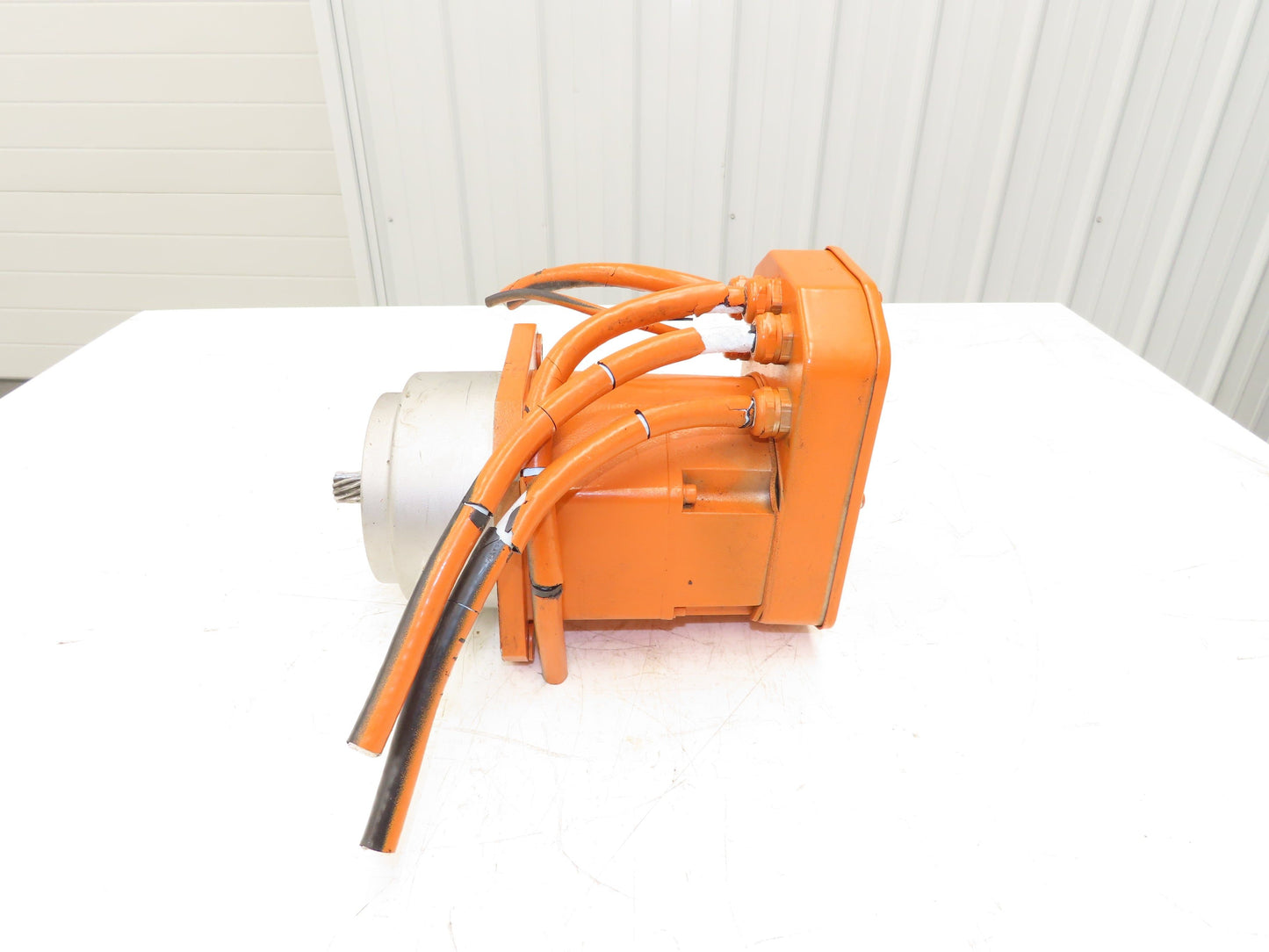 ABB 3HAC17332-1 Servo Motor 200V 11.3A TS2640N871E172 Encoder