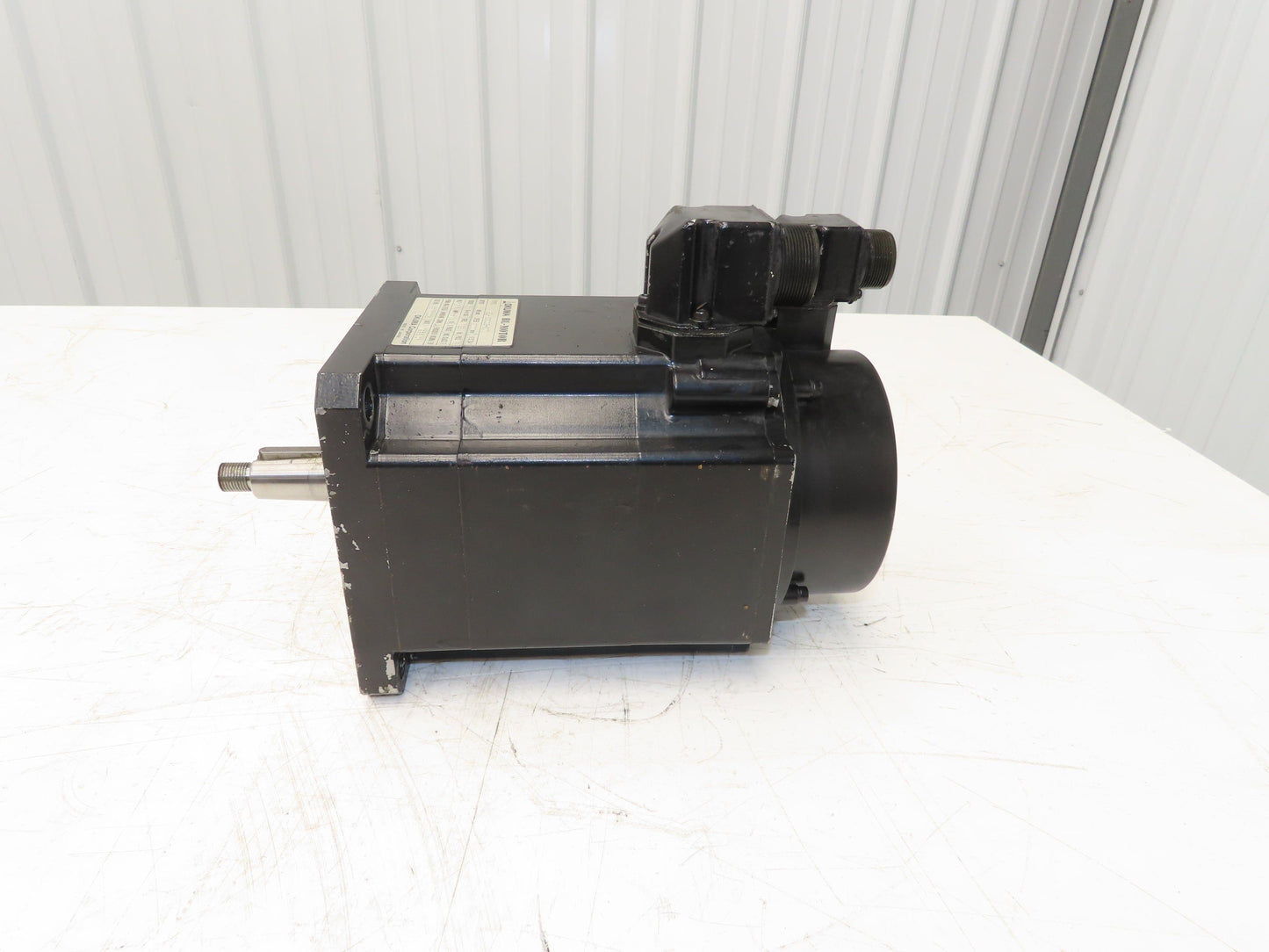 Okuma BL-MC200E-20T AC Servo Motor 4kW 2000 RPM 157V 3PH Encoder ER-FC-2048D