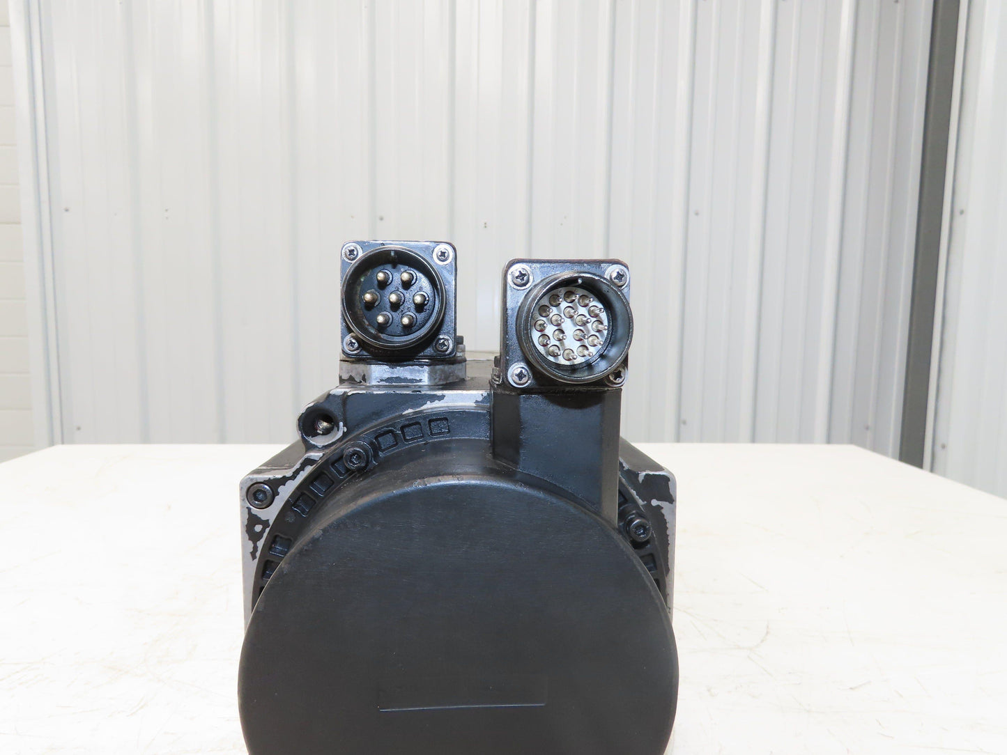 Okuma BL-MC400E-15S AC Servo Motor 6kW 1500 RPM 145V 3PH