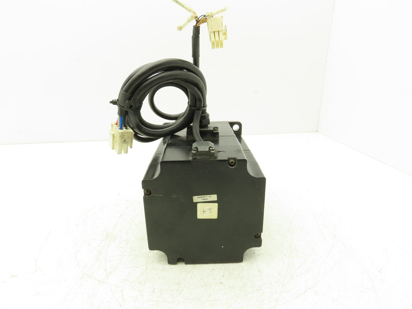 Yaskawa SGMP-15AWYR12 AC Servo Motor 1500 W 200 V 7.5 A