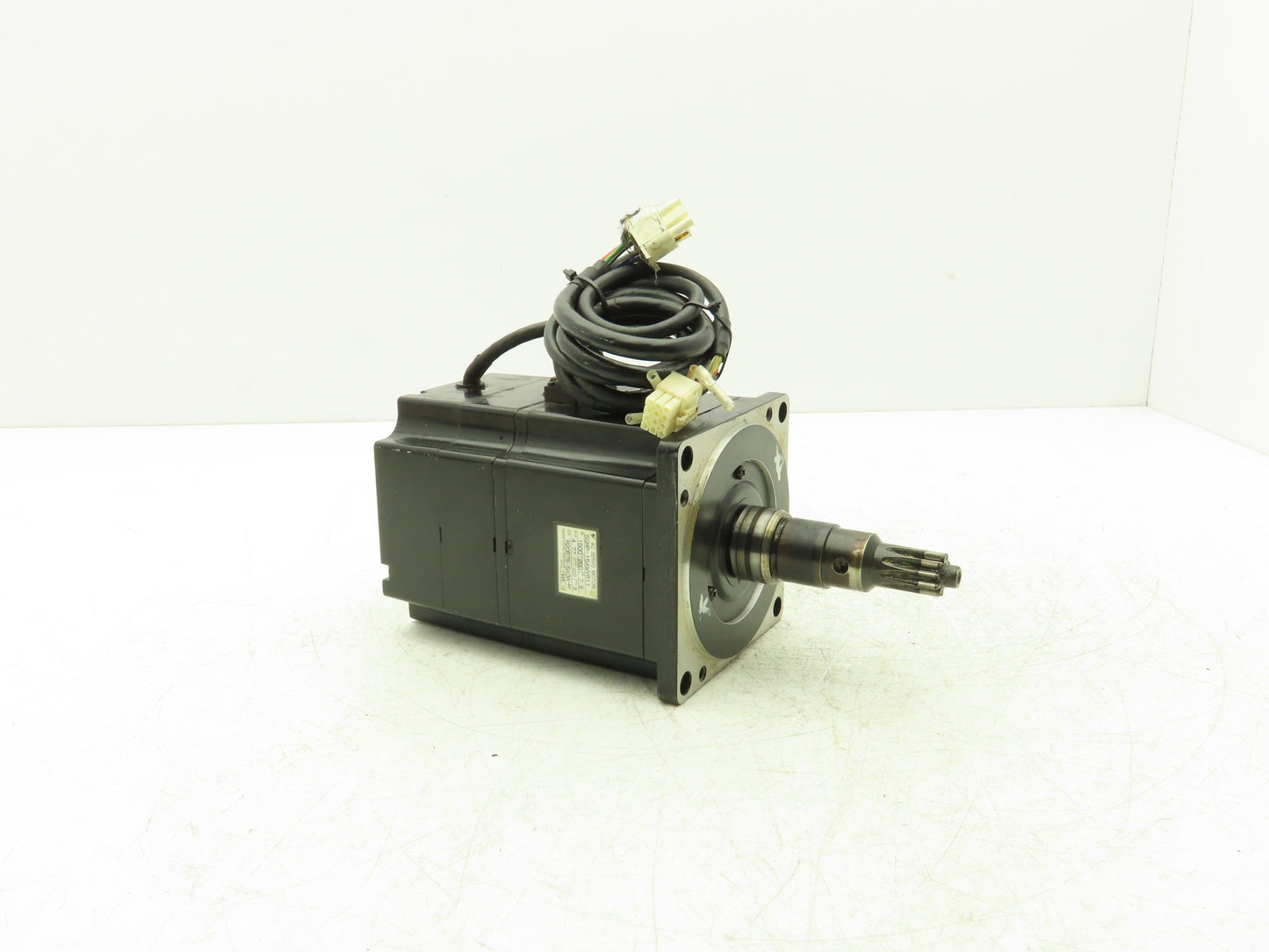 Yaskawa SGMP-15AWYR11 AC Servo Motor 1.5kW 1500w 200v 7.5 A